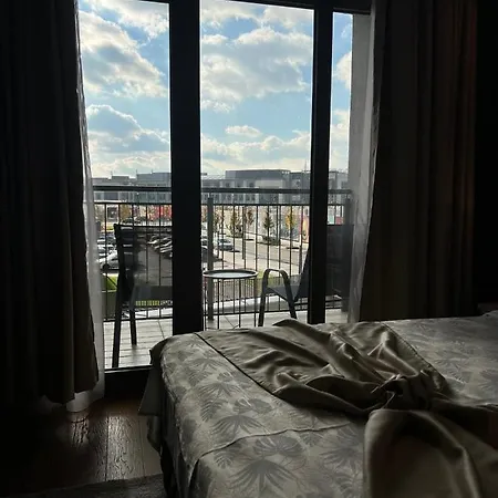 The Gates 105 Apartment *