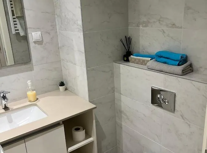 The Gates 105 Sajmiste